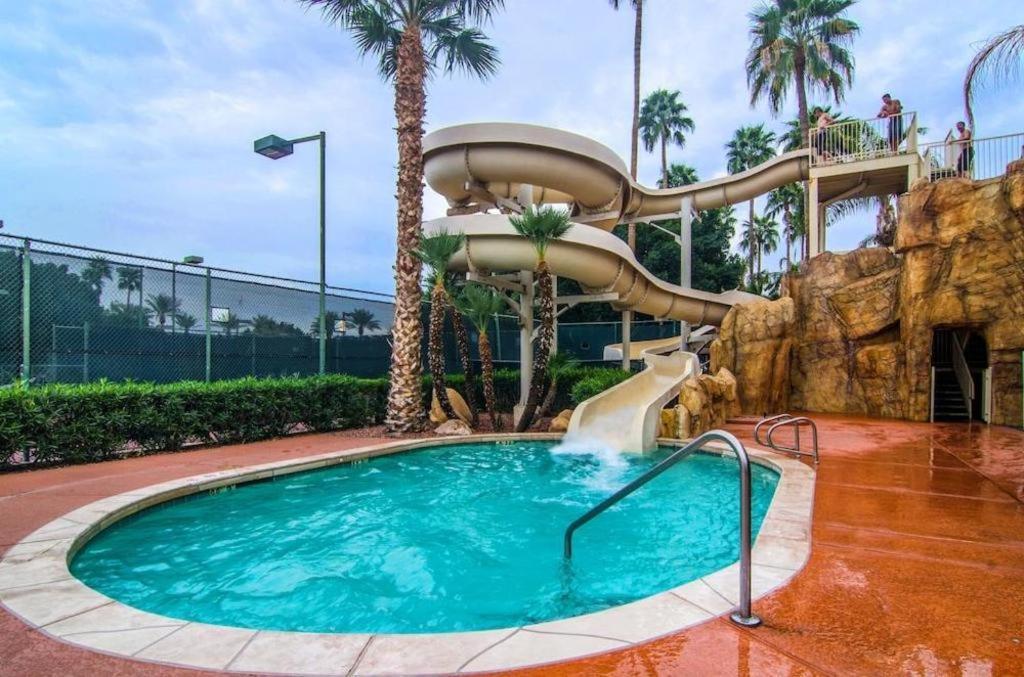 Sheraton Crescent Hotel Phoenix Exterior photo