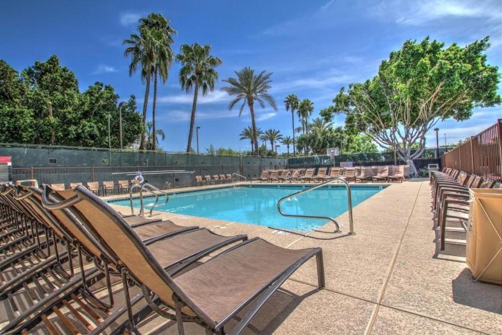 Sheraton Crescent Hotel Phoenix Exterior photo