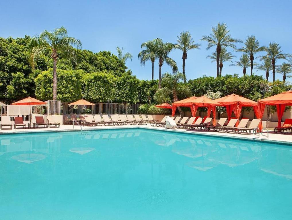 Sheraton Crescent Hotel Phoenix Exterior photo